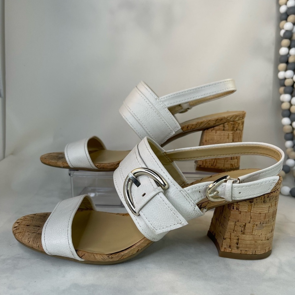 NATURALIZER Kaylee white faux leather block heel  comfort sandals size 11M - Picture 3 of 11
